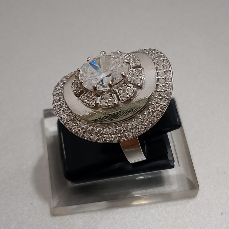 925 Sterling Silver Oval Solitaire Ring &ndash; Diamond Halo Womens Ring 2 e1764687566803