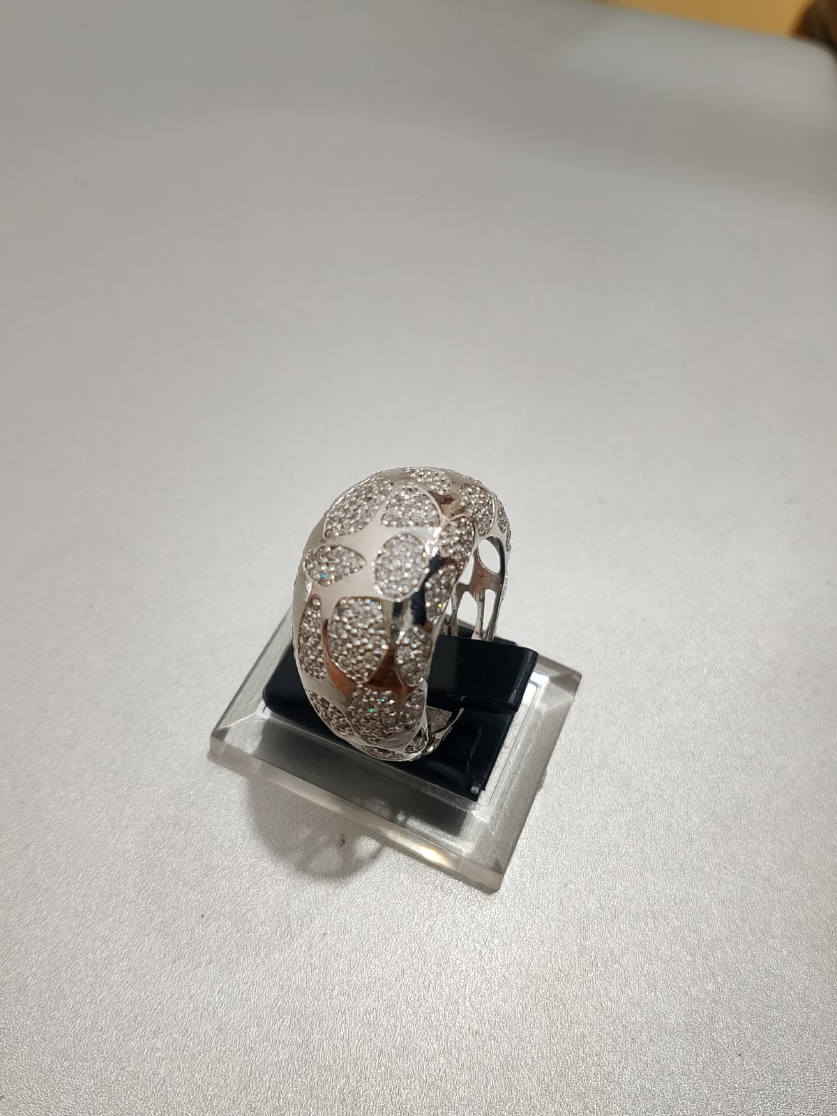 La Dona moissanite band ring La Dona moissanite band ring