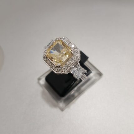 Parkly Bling Yellow Icecut Ring